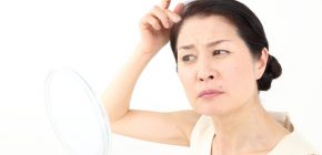 【博士の育毛診療日誌】ダイエットだけじゃない、女性の薄毛・抜け毛の原因 【博士の育毛診療日誌】ダイエットだけじゃない、女性の薄毛・抜け毛の原因